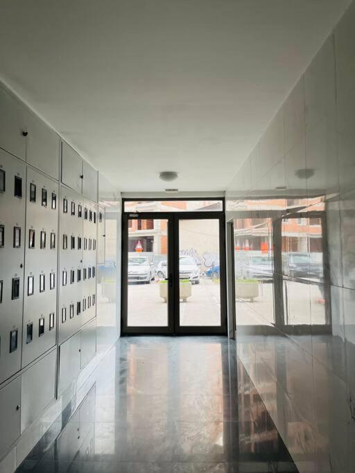 New Modern Rooftop Apartment-Free Private Parking Skopje Exterior photo