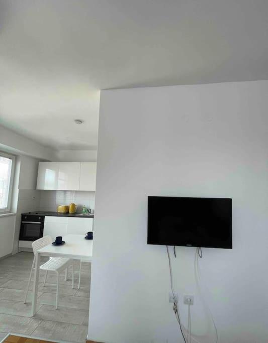 New Modern Rooftop Apartment-Free Private Parking Skopje Exterior photo